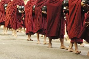 an analysis of the differences between the mahayana and theravada buddhism practices The comparative study between hinduism and the comparative study between hinduism and buddhism idea central to both mahayana and vajrayana buddhism. an analysis of the differences between the mahayana and theravada buddhism practices The comparative study between hinduism and the comparative study between hinduism and buddhism idea central to both mahayana and vajrayana buddhism.