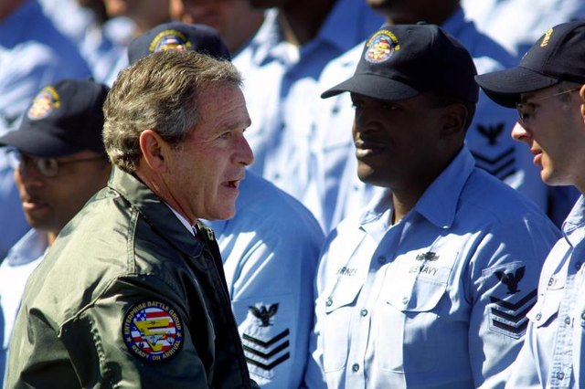 President George W. Bush meeting US navy personal in 2003(Chris ... President George W. Bush meeting US navy personal in 2003(Chris ...