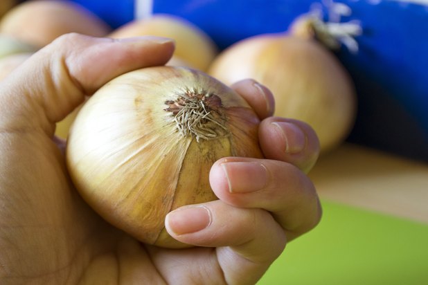 How to Tell If an Onion Is Bad (with Pictures) | eHow