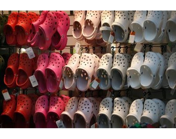 How to Clean, Wash, Deodorize Crocs and Rubber Sandals