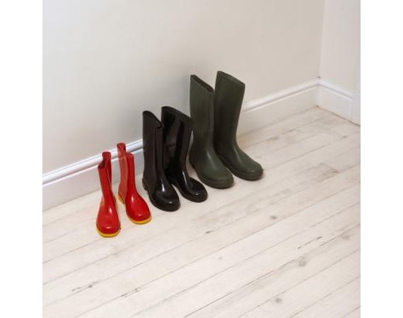 How to Clean the Inside of Rubber Boots
