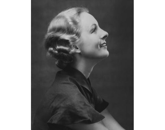 How to accomplish the particular 1940s Say Hairstyle