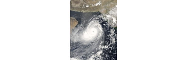 How Does Barometric Pressure Affect Hurricanes