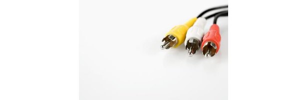 How to Convert RCA Plugs Into Speaker Wires