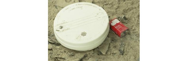 how-to-remove-a-smoke-detector-cover-ehow