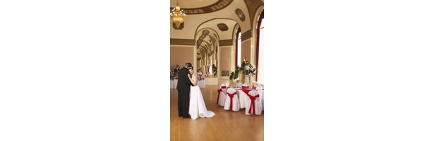 how-to-decorate-a-large-wedding-venue-ehow