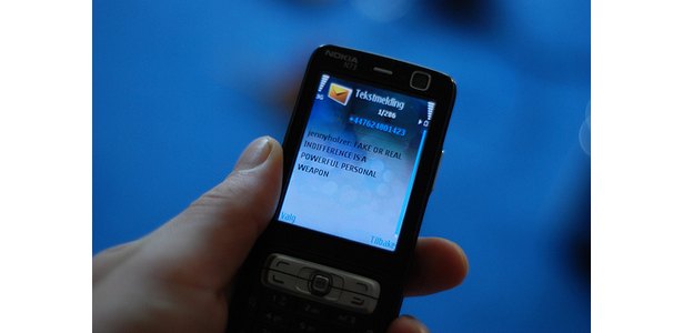 How Can I Text Message a Cell Phone Online?