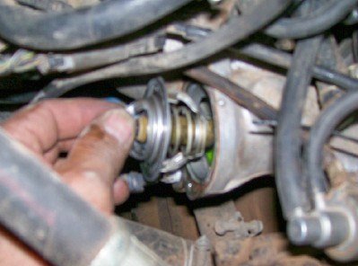 2001 Nissan frontier thermostat replacement