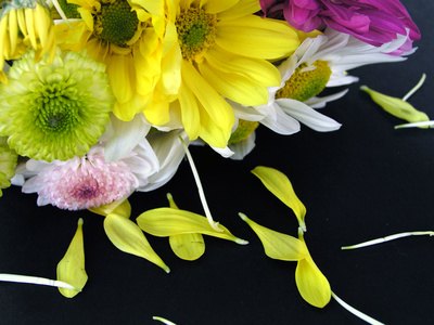 Spring flowers can make ideal wedding shower decorations