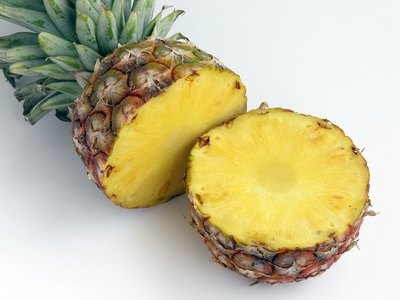 Centerpieces Made With Fresh Fruit thumbnail A pineapple is one component of