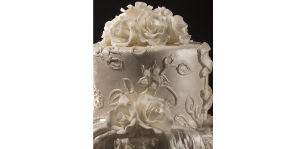 Wedding Designer Online on How To Design A Virtual Wedding Cake Online   Ehow Com