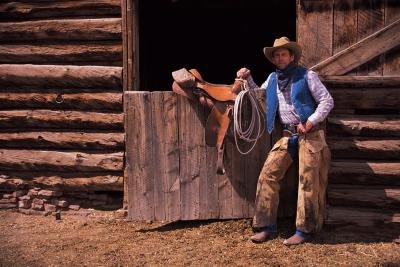 Wooden Jewelry on How To Build A Wooden Saddle Rack Ehow Com