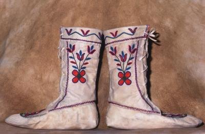 Craft Ideas India on Make Paper Moccasins That Emulate The Original Apache Indian Version