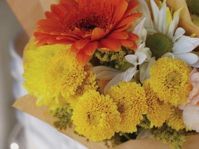 How to Make Fall Bridal Bouquets thumbnail A fall wedding bouquet should 