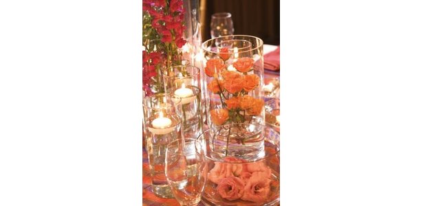 how to make a centerpiece for a wedding on How To Make Floating Candle Centerpieces For A Wedding   Ehow Com