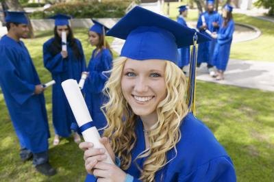 Hairdos  Graduation on Curly Hair Looks Beautiful In Many Hairstyles