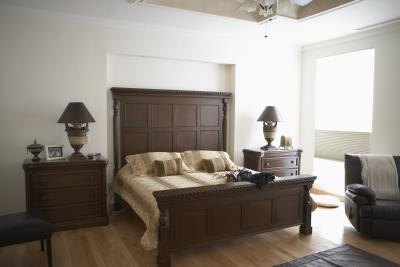 Dark Brown Bedroom Furniture on If You Have Green Walls Dark Brown Bedroom Furniture Ehow Com