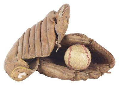 How to Form the Best Pocket for a Baseball Glove thumbnail