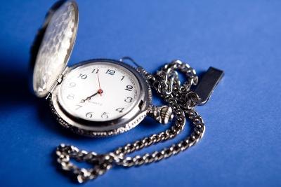 How to Put a Battery in a Pocket Watch thumbnail