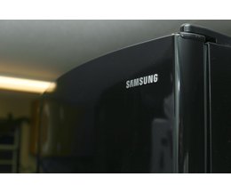 How to Set the Temperature on a Samsung Refrigerator | eHow