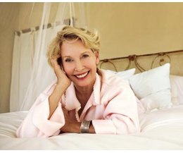 Beauty Tips for Women Over 60thumbnail