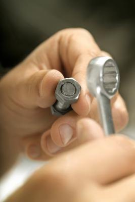 How to Cut Bolts Without Damaging the Thread