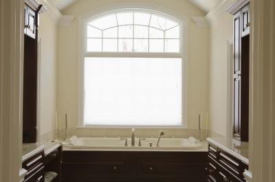 How to Drywall around a Bathtub