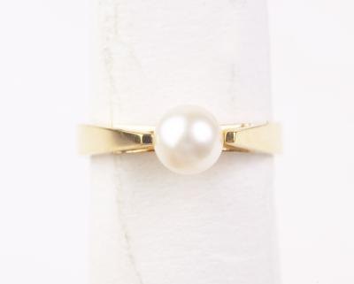 How to Take Care of Pearl Rings