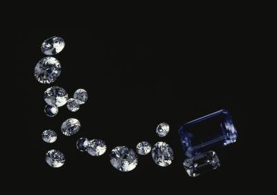 How to Tell Cultured Diamonds From Real