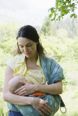 How to Dress for Breastfeeding