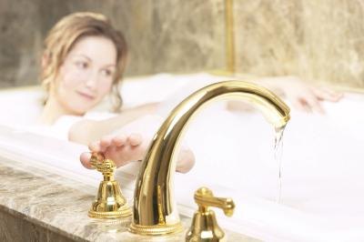 Bathtub Reglazing: What to Expect