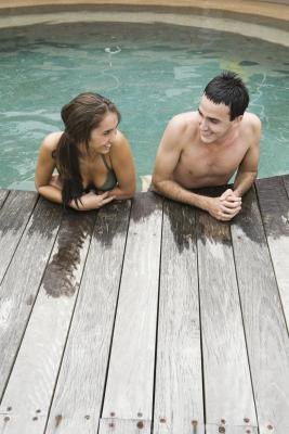 How to Enclose a Hot Tub on a Deck