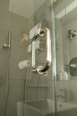 How to Cut Shower Glass