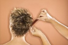 Short and long hairstyles were popular in the 90s.