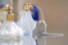 By choosing and combining scented oils, you can create hundreds of new fragrances.