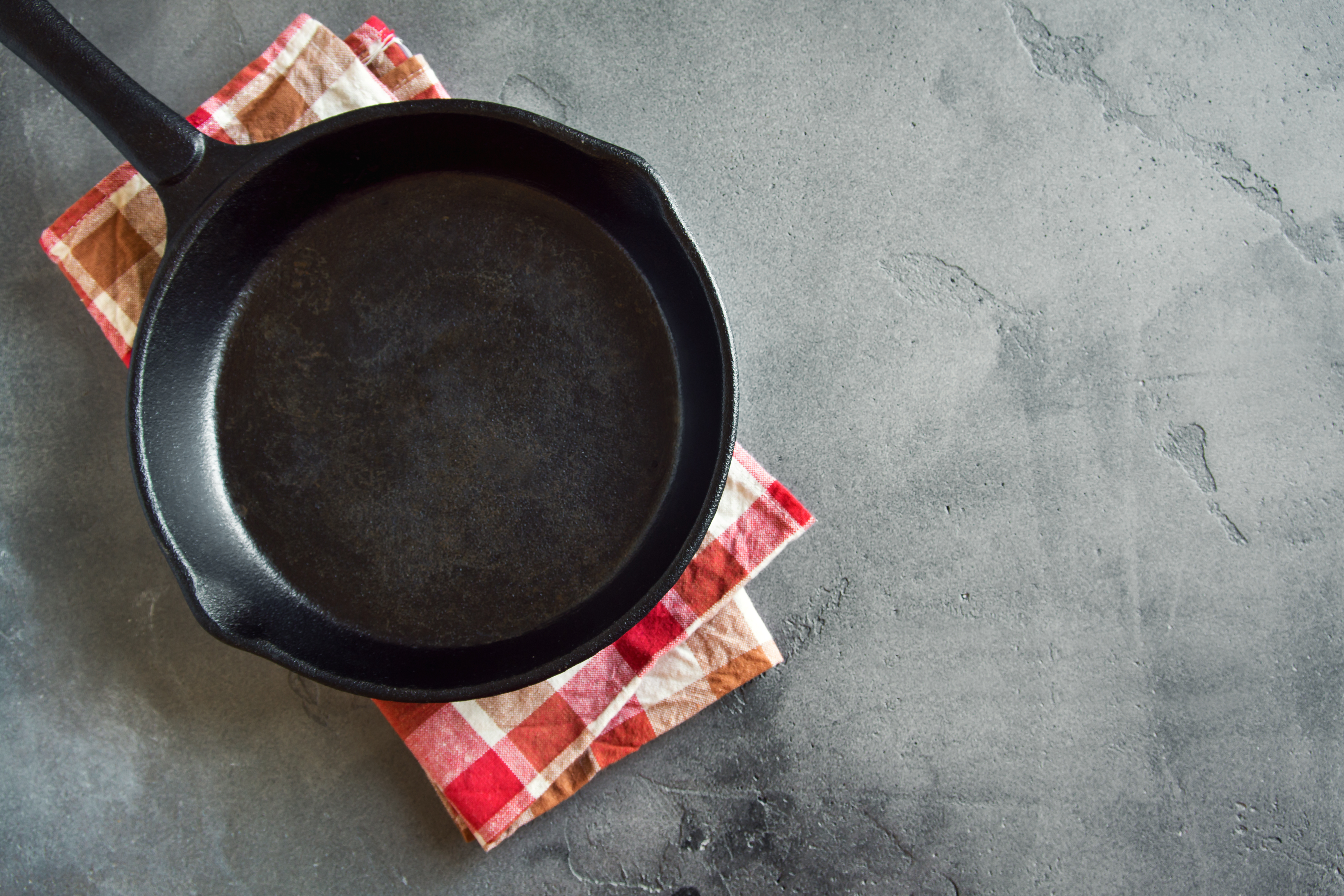 Cast Iron Cookware - Definition and Cooking Information 