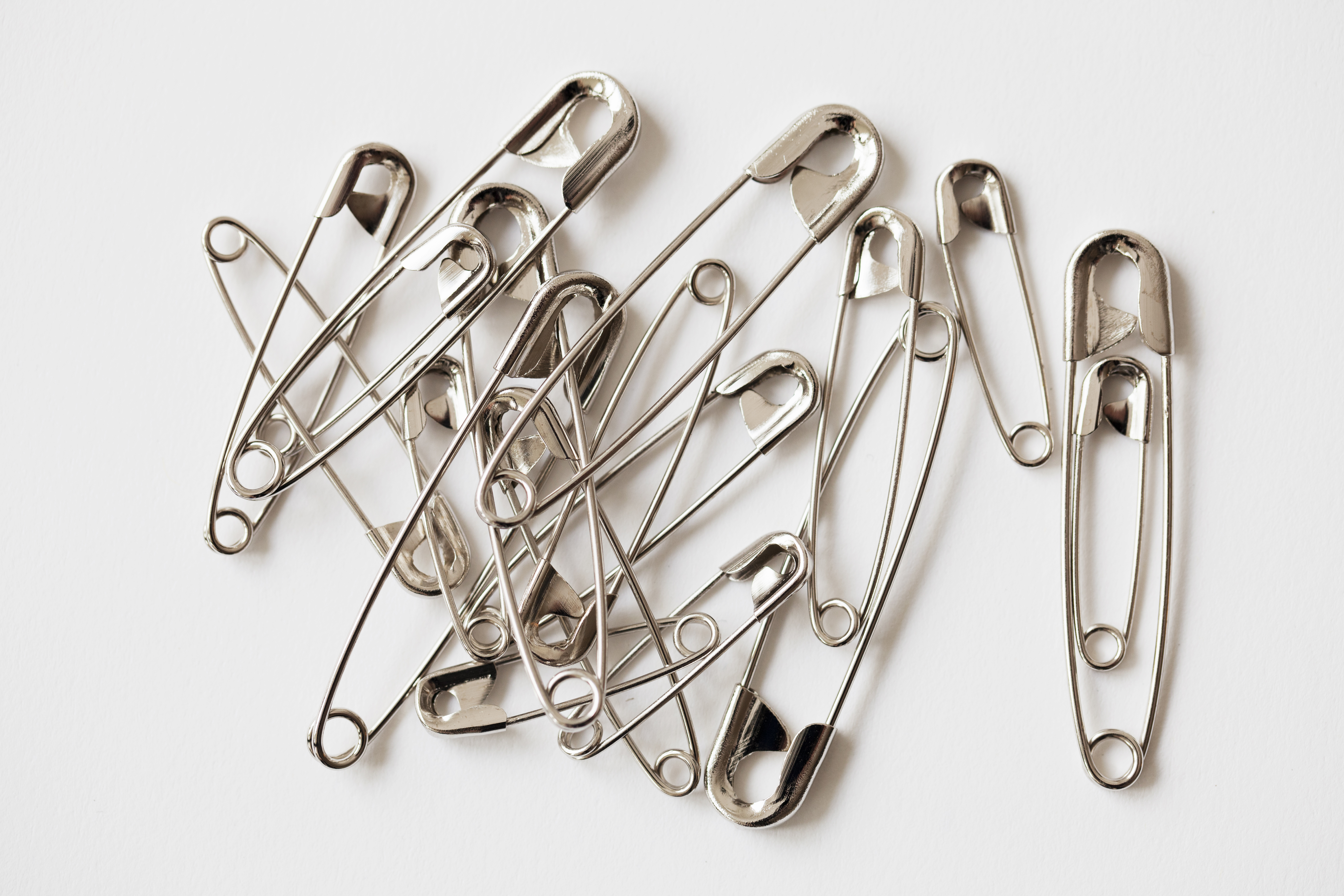 10 Unexpected Ways to Use Safety Pins