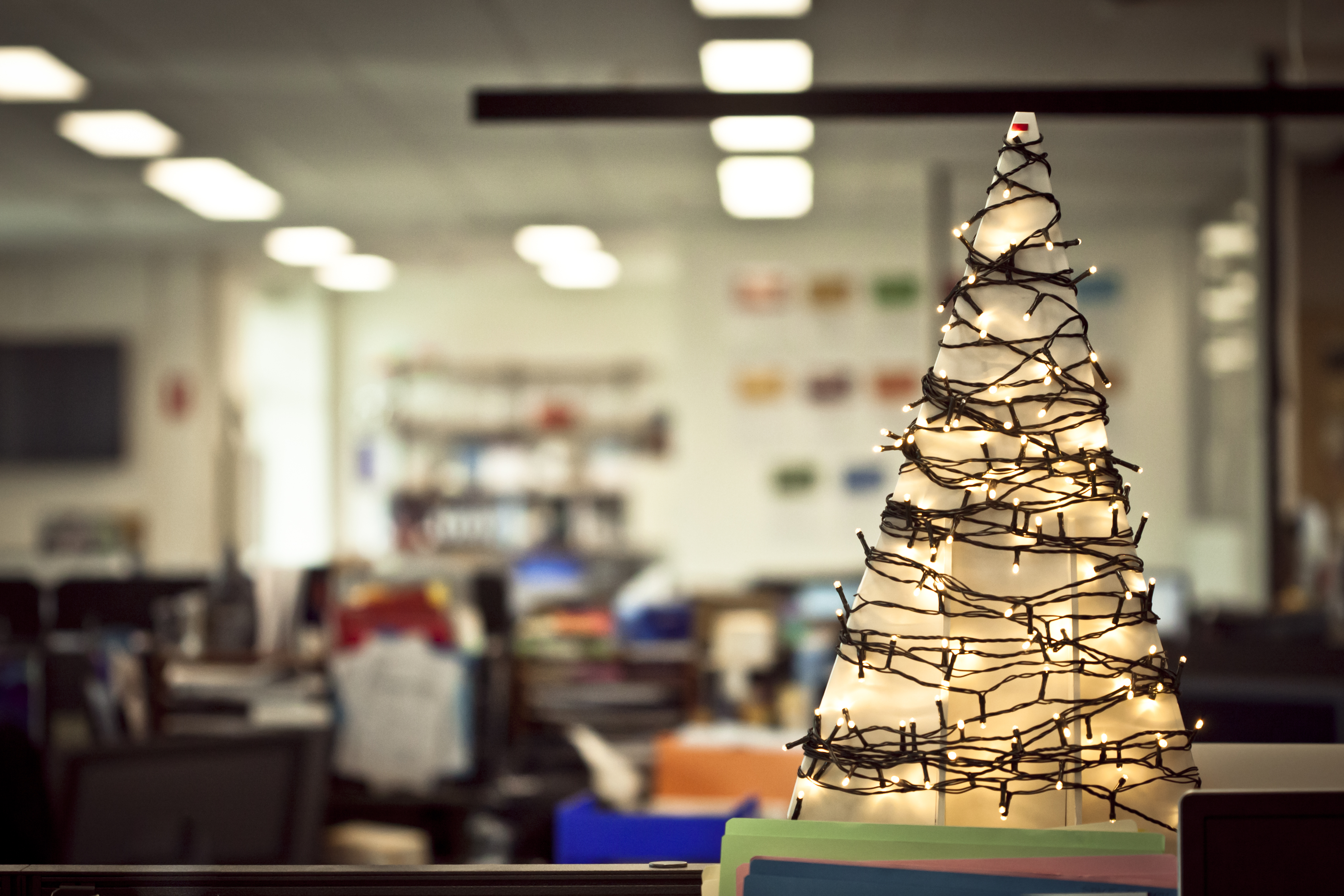 20 Special Ideas For Office Christmas Decorations