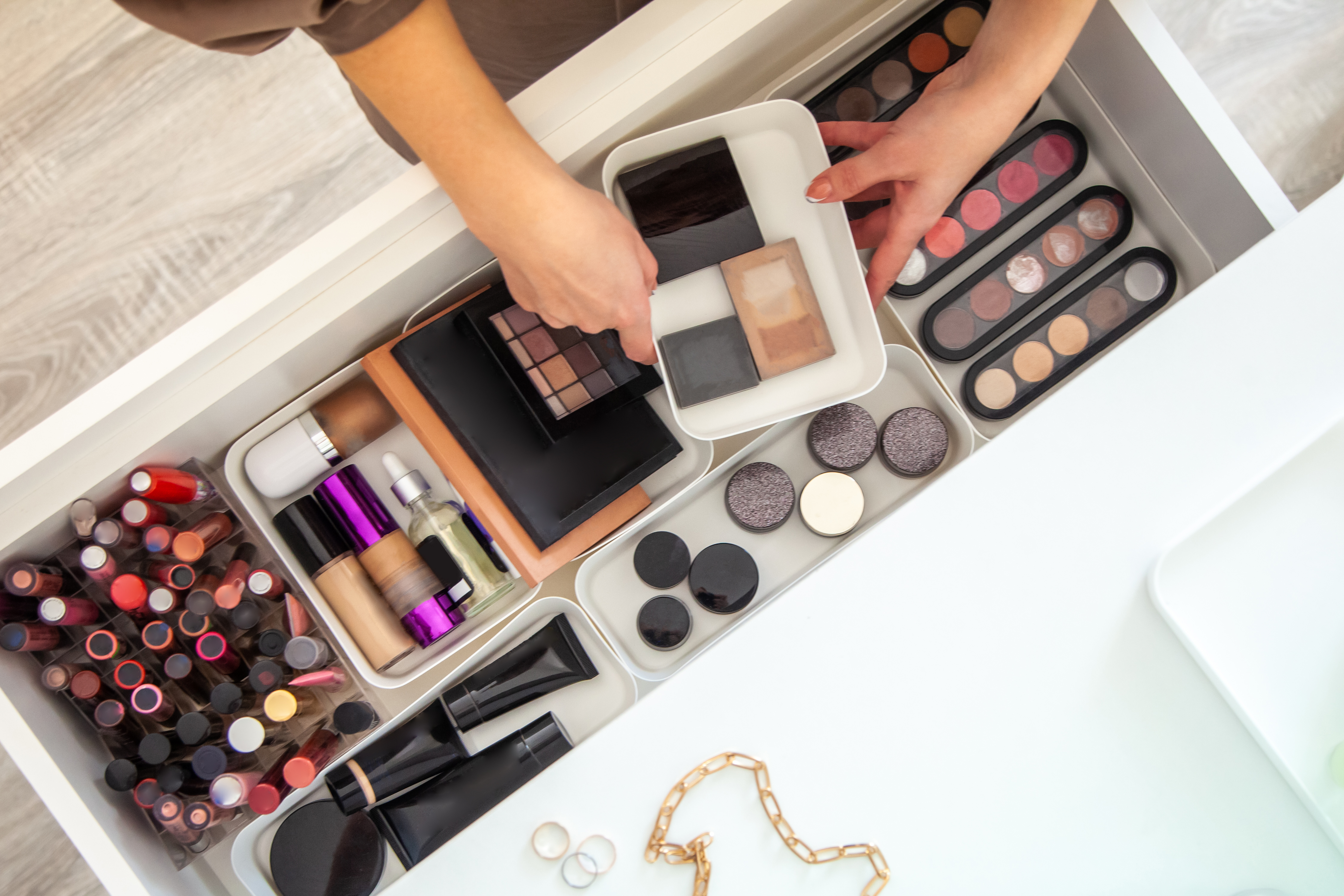 18 Best Makeup Organizers - 2022