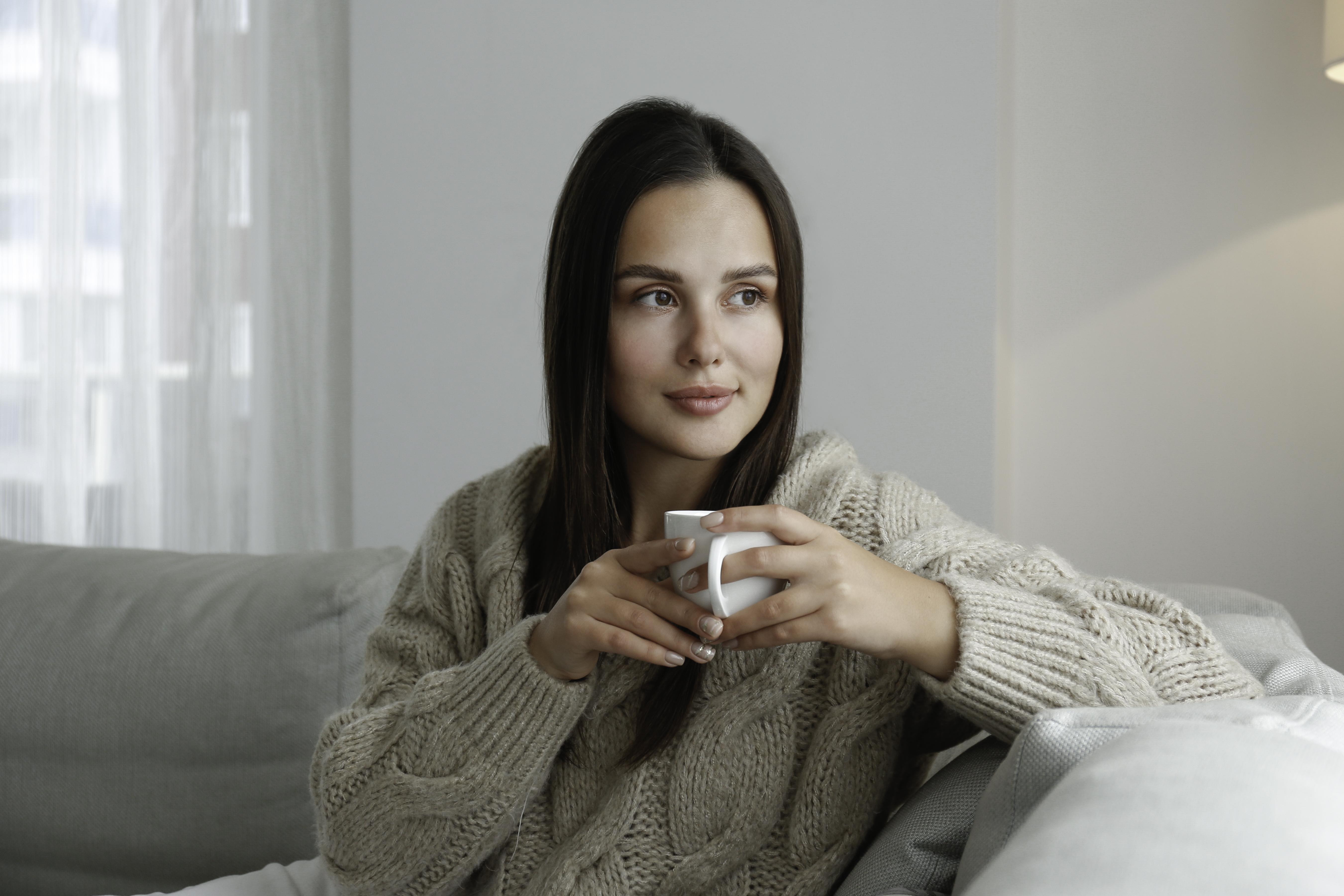 An incredibly cute cup warmer that heats your drink and charges your  smartphone is the new winter essential - Yanko Design