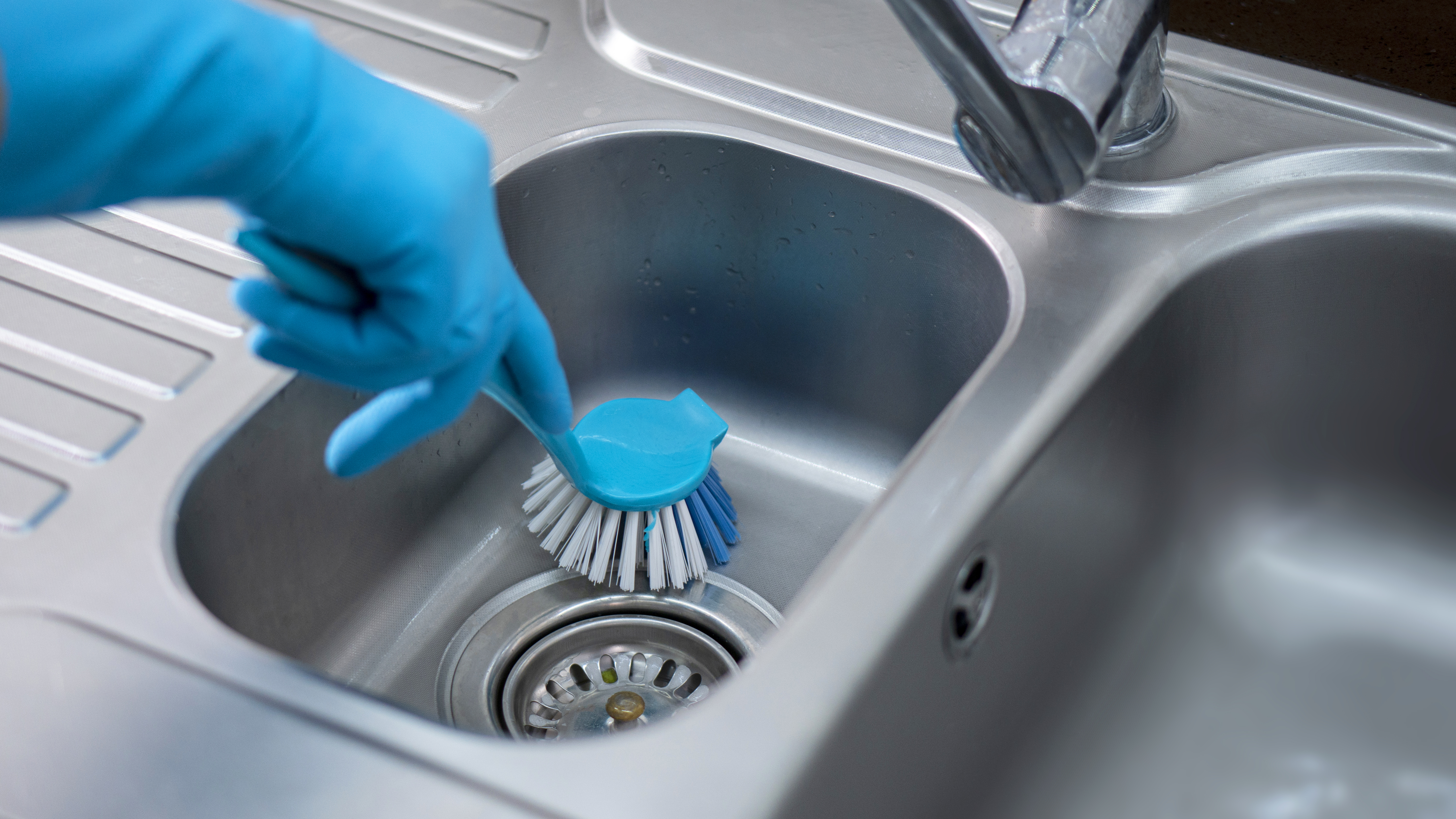 Cleaning hack helps keep fingerprints from showing up on faucets