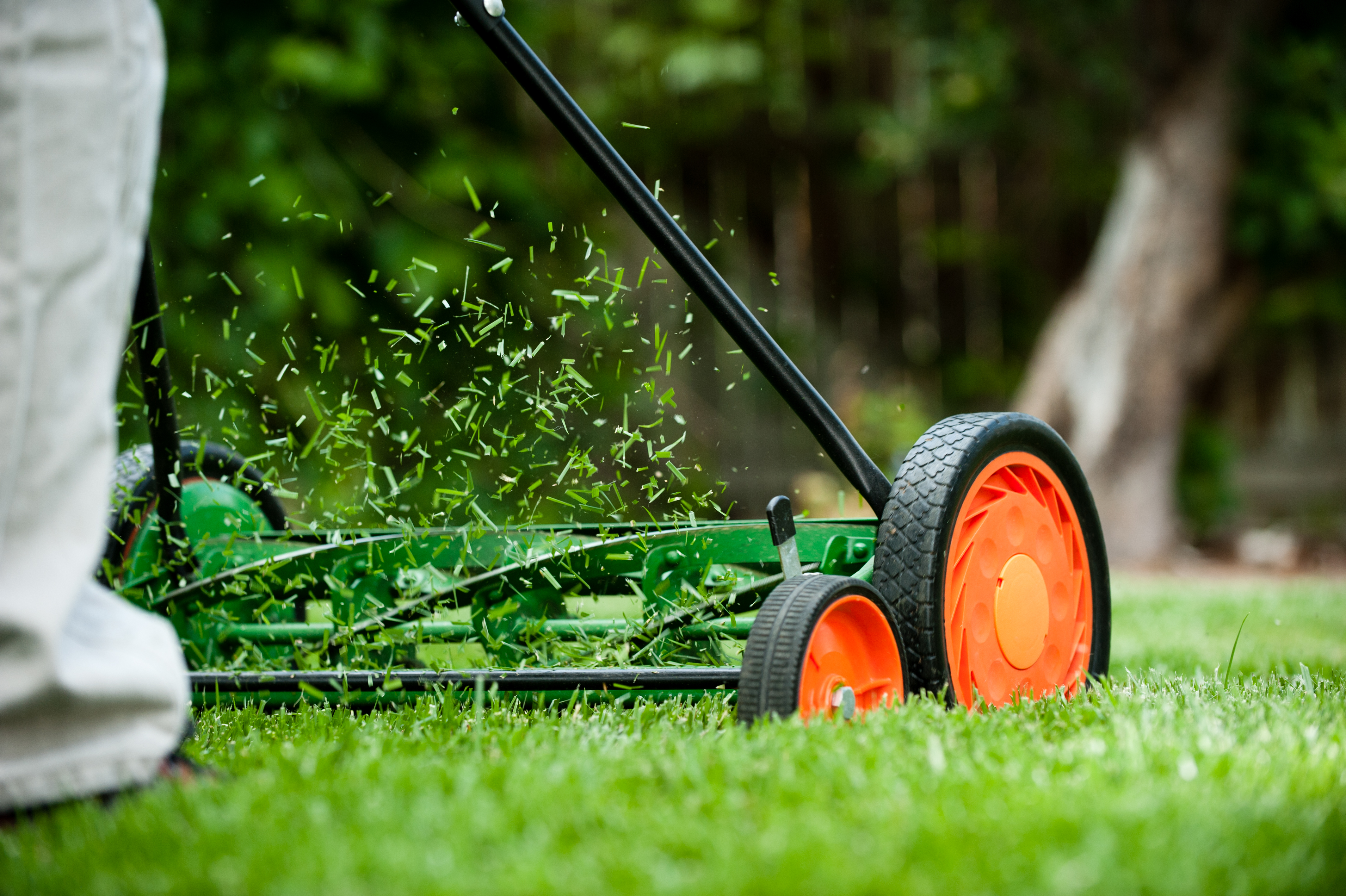 How to Adjust a Scotts Reel Mower ehow