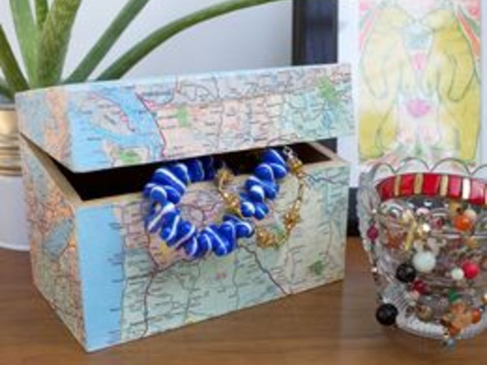 How to Make Paper Mache Boxes, eHow