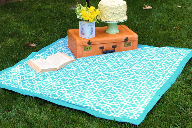 Easy Ways to Make a Picnic Blanket (with Pictures) - wikiHow Fun