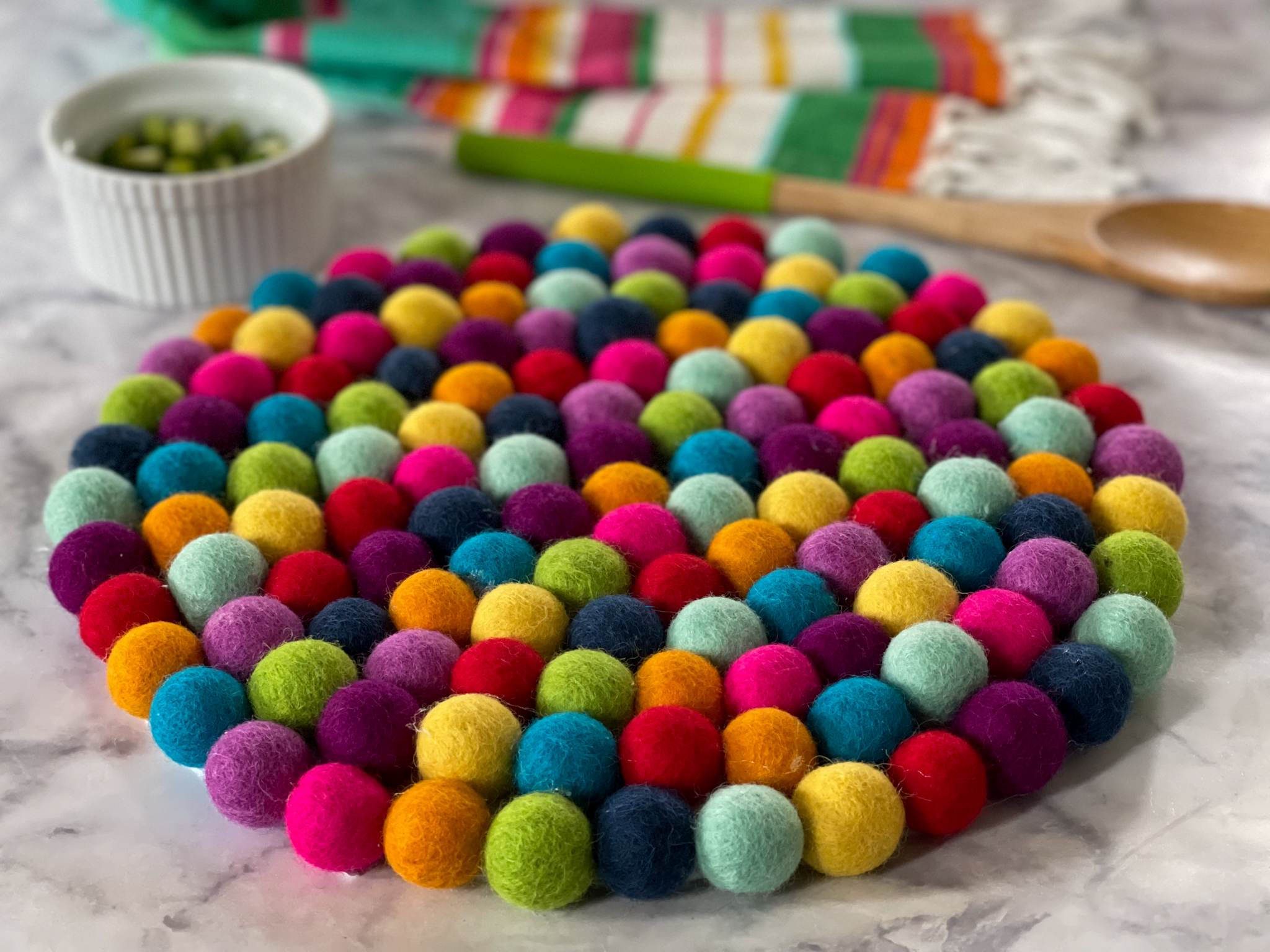 How to Make a Pompom Place Mat