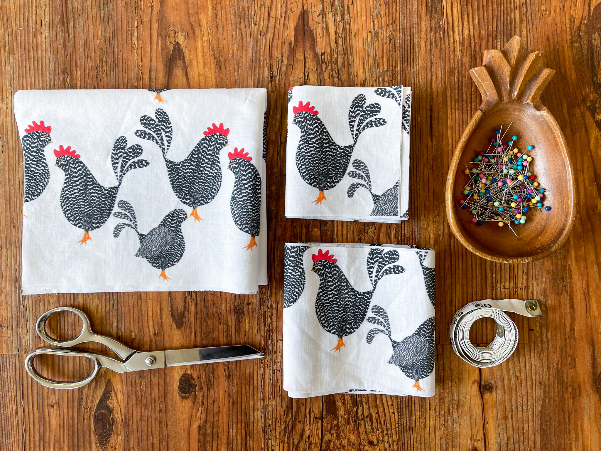 How to Make a Custom Egg-Gathering Apron: 4 Easy Steps - Craft projects for  every fan!