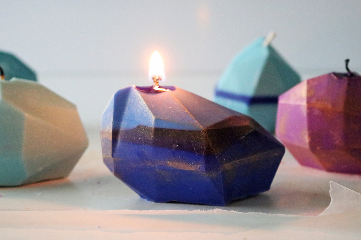 SIMPLE TUTORIAL - How To Make A Crystal Candle! 