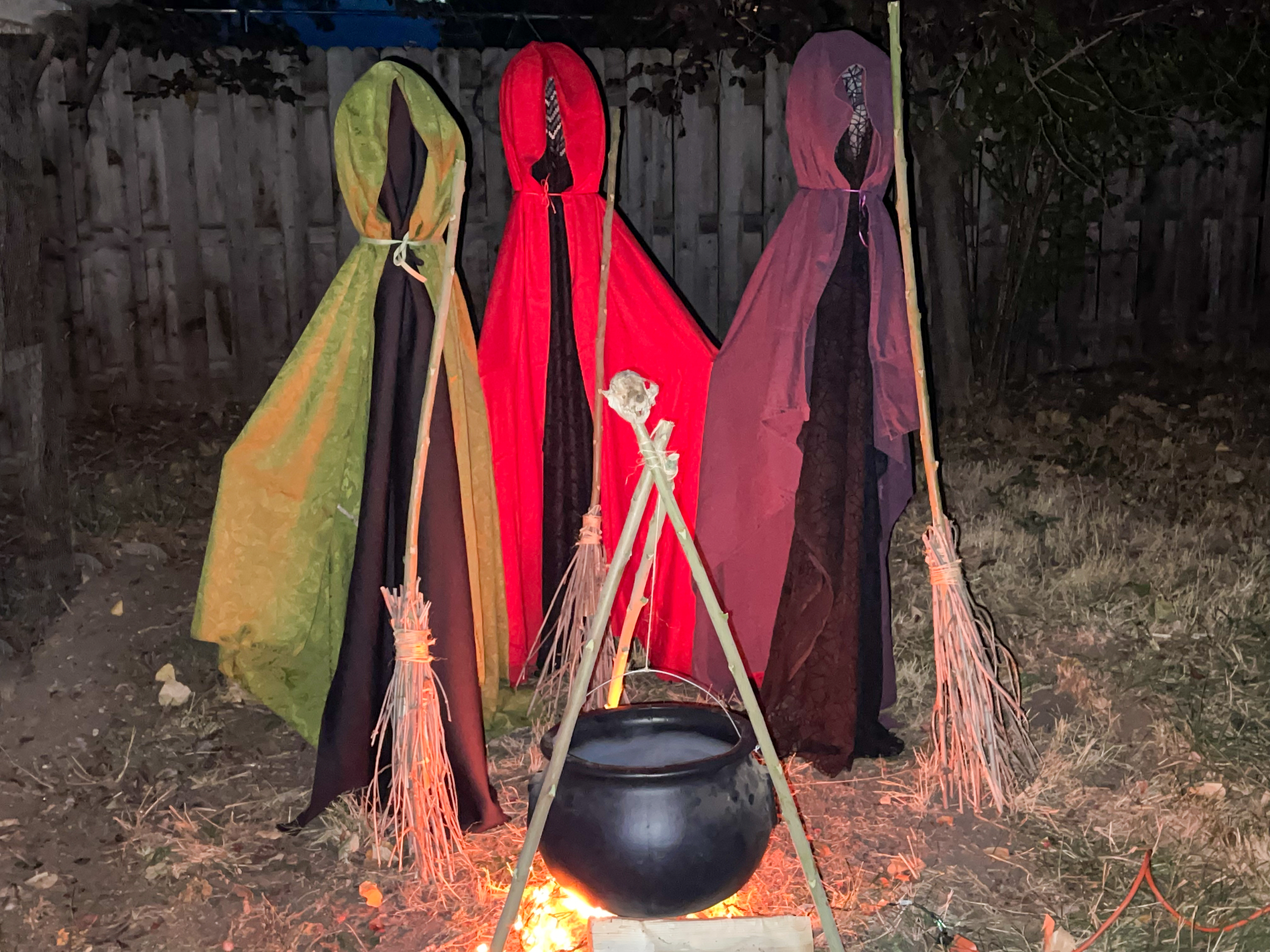 DIY Life-Size 'Hocus Pocus' Witches Halloween Decoration
