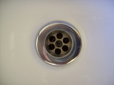 How to Replace a Bathtub Drain Flange