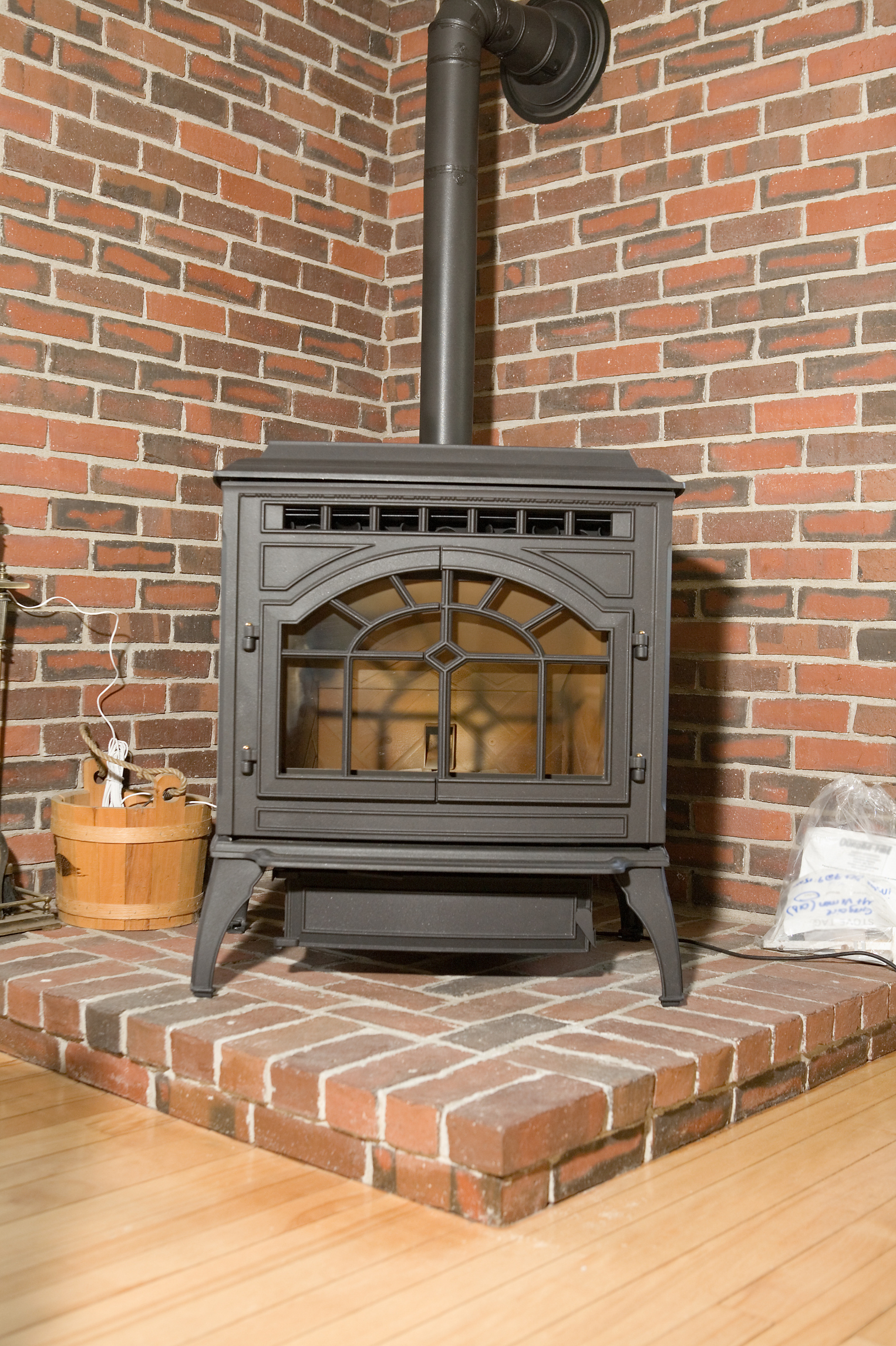 Wood Stove Installation with Class A Insulated Chimney Pipe by Rockford  Chimney Supply 